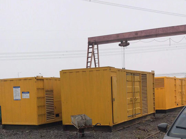 镇安100kw柴油发电机组每小时油耗？