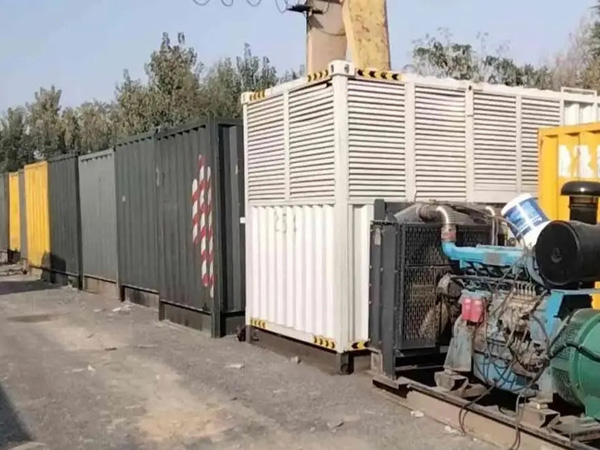 镇安200KW柴油发电机机组每小时油耗是多少？