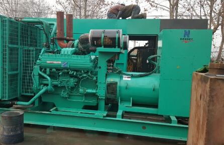 镇安发电机组如何判断水冷式机油散热器内部是否需要清洗？